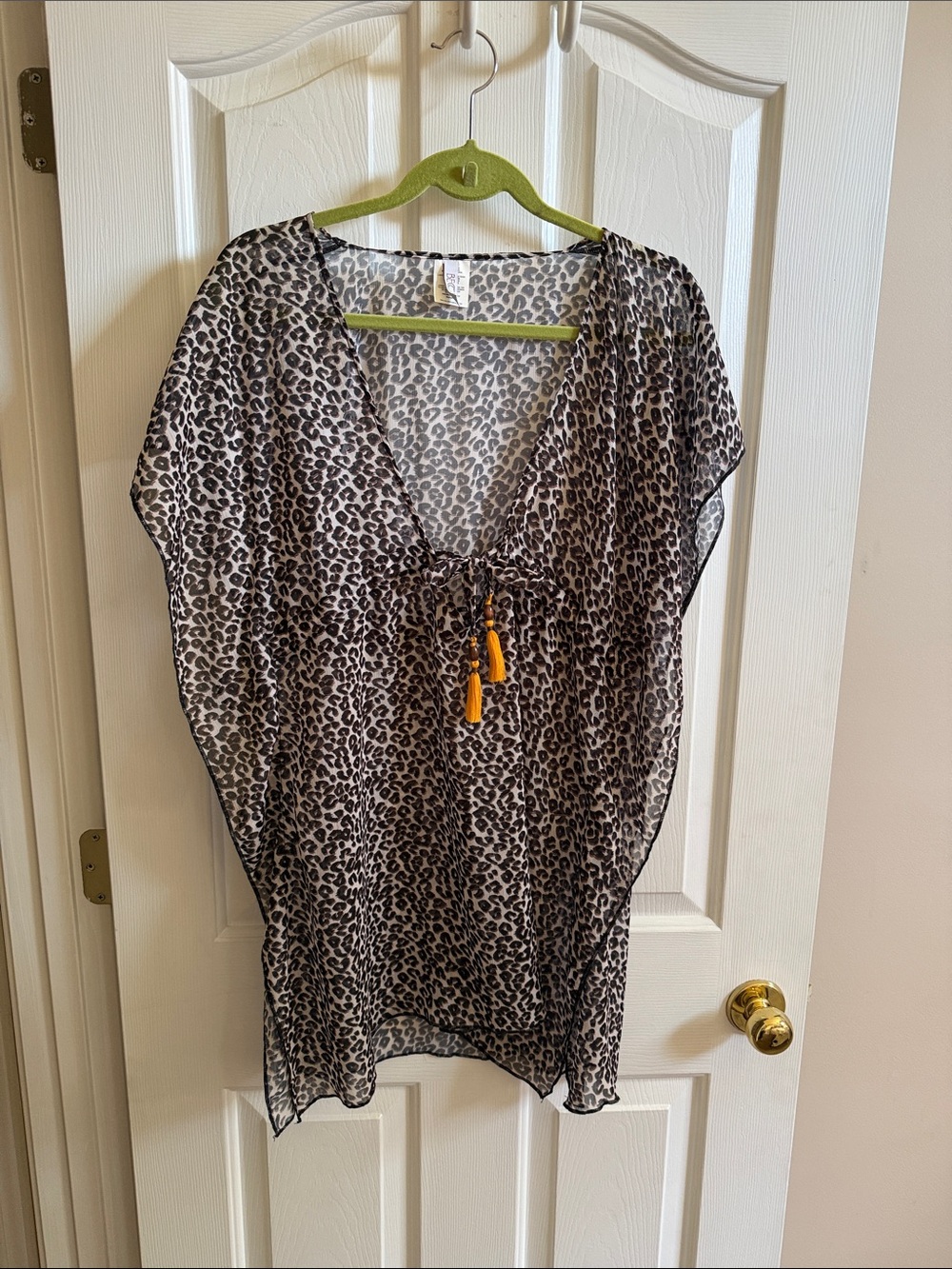 🌸BECCA: Sheer Leopard-Print Tunic Coverup